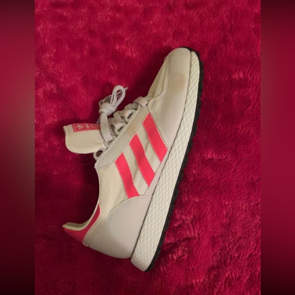 Youth girls adidas sz 5 new